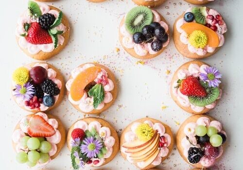 raspberry meringues